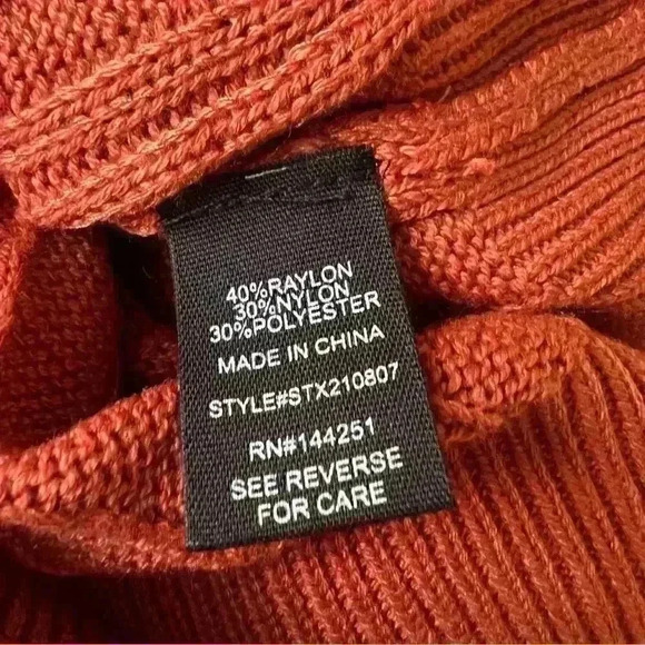 Moon & Madison Knitted Sweater Vest - Picture 7 of 7
